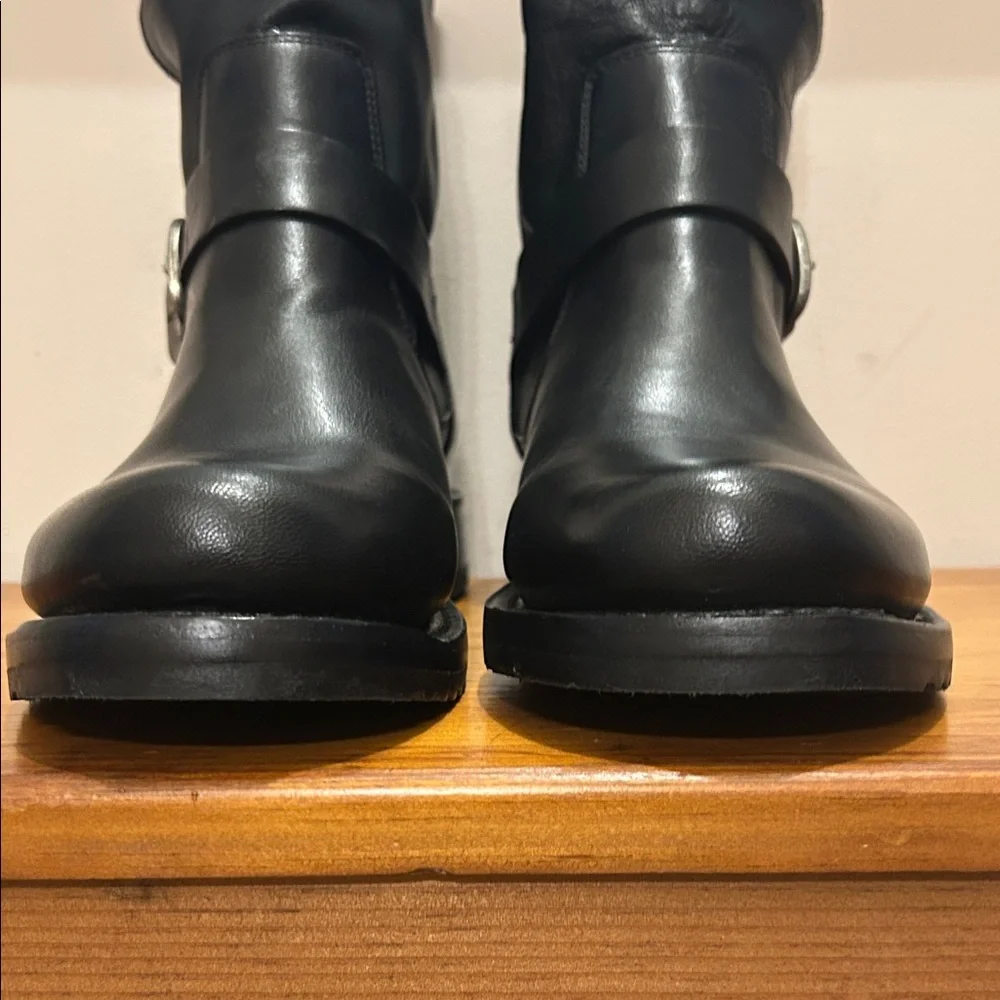 Frye Veronica Black Leather Flex Ankle Booties. Size 9.5